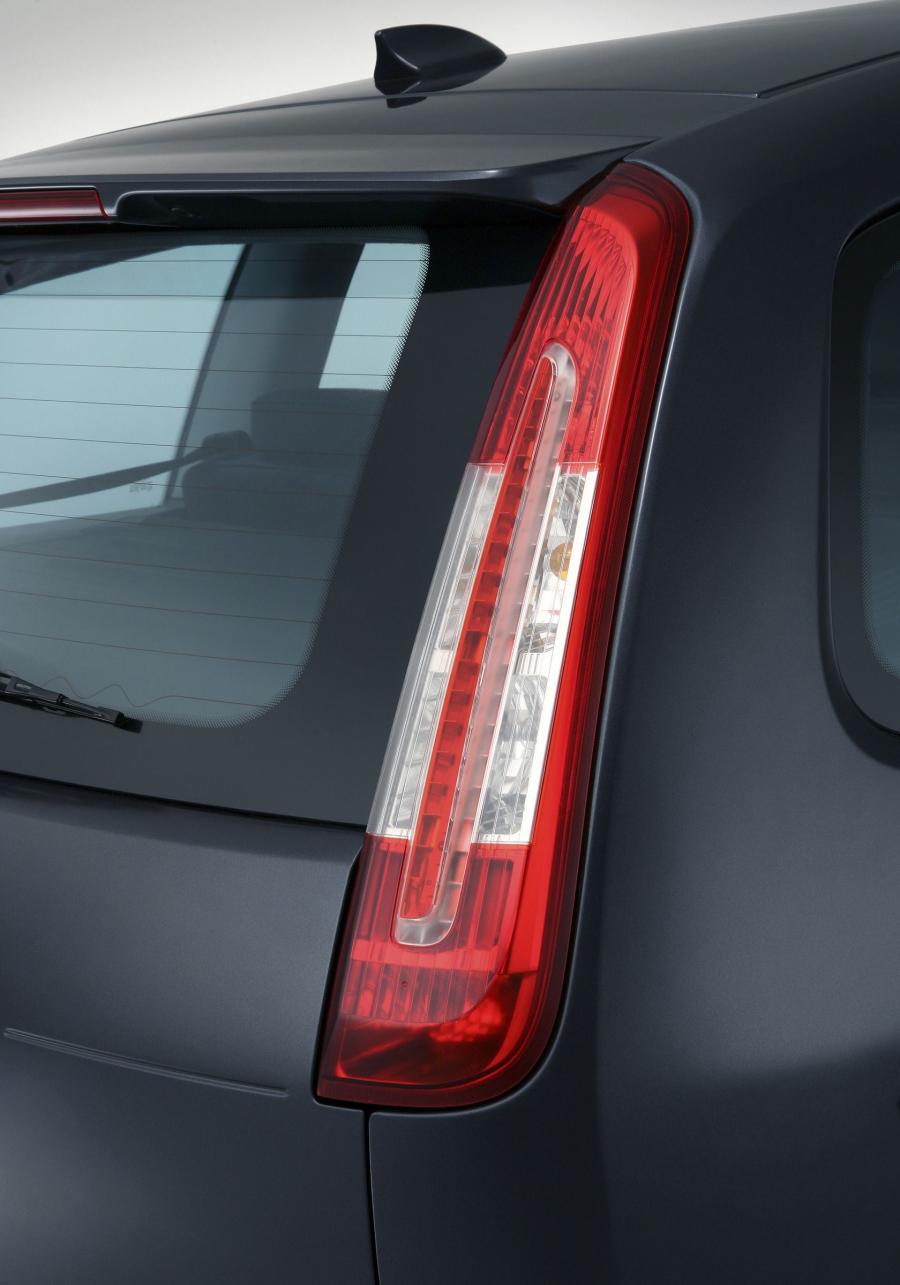  Ford C-Max 2007 года  (фото 26 из 50)